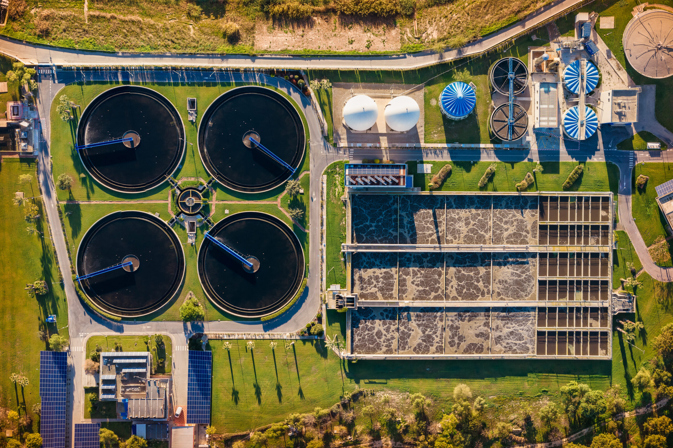 Estação de Tratamento de Esgoto (ETE) com soluções da Tech Tank para tratamento de efluentes.