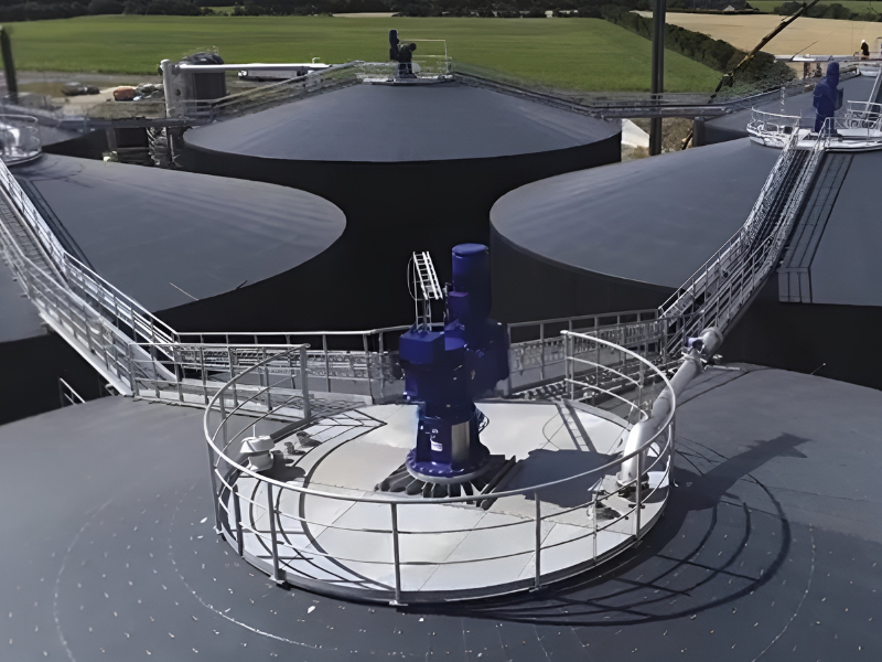 Biodigestores industriais da Tech Tank para produção de biogás e tratamento de resíduos orgânicos.